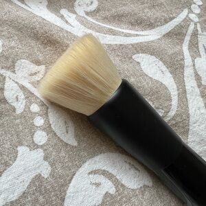 Westman Atelier Clean Highlighter Blender Brush - made in Japan
